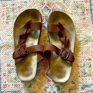 White mountain twisted sandal